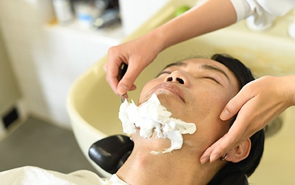 シェービングでツルツル肌に